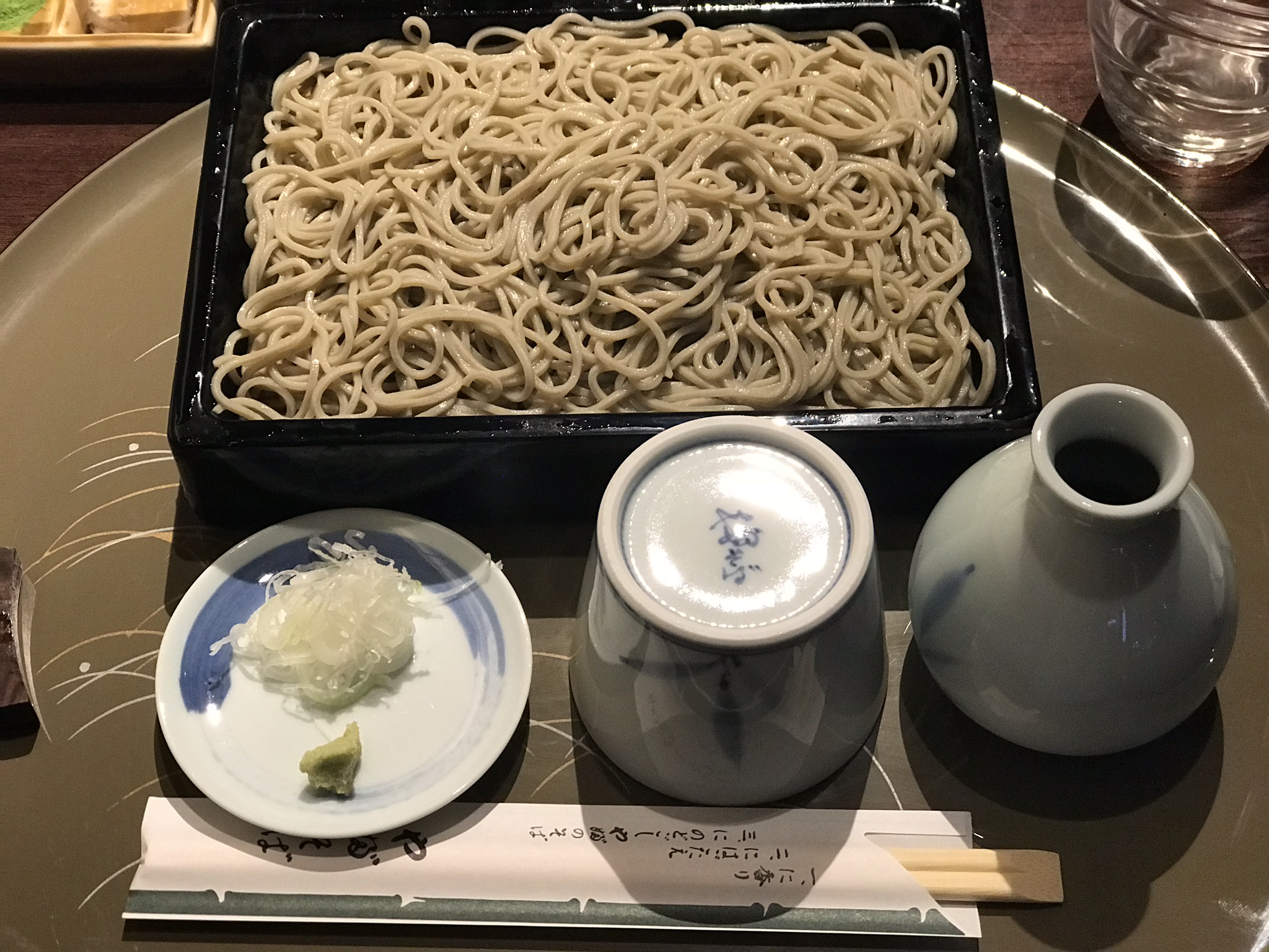 赤坂Bizタワーの「東京赤坂 やぶそば」モダンだか風情がないのが残念