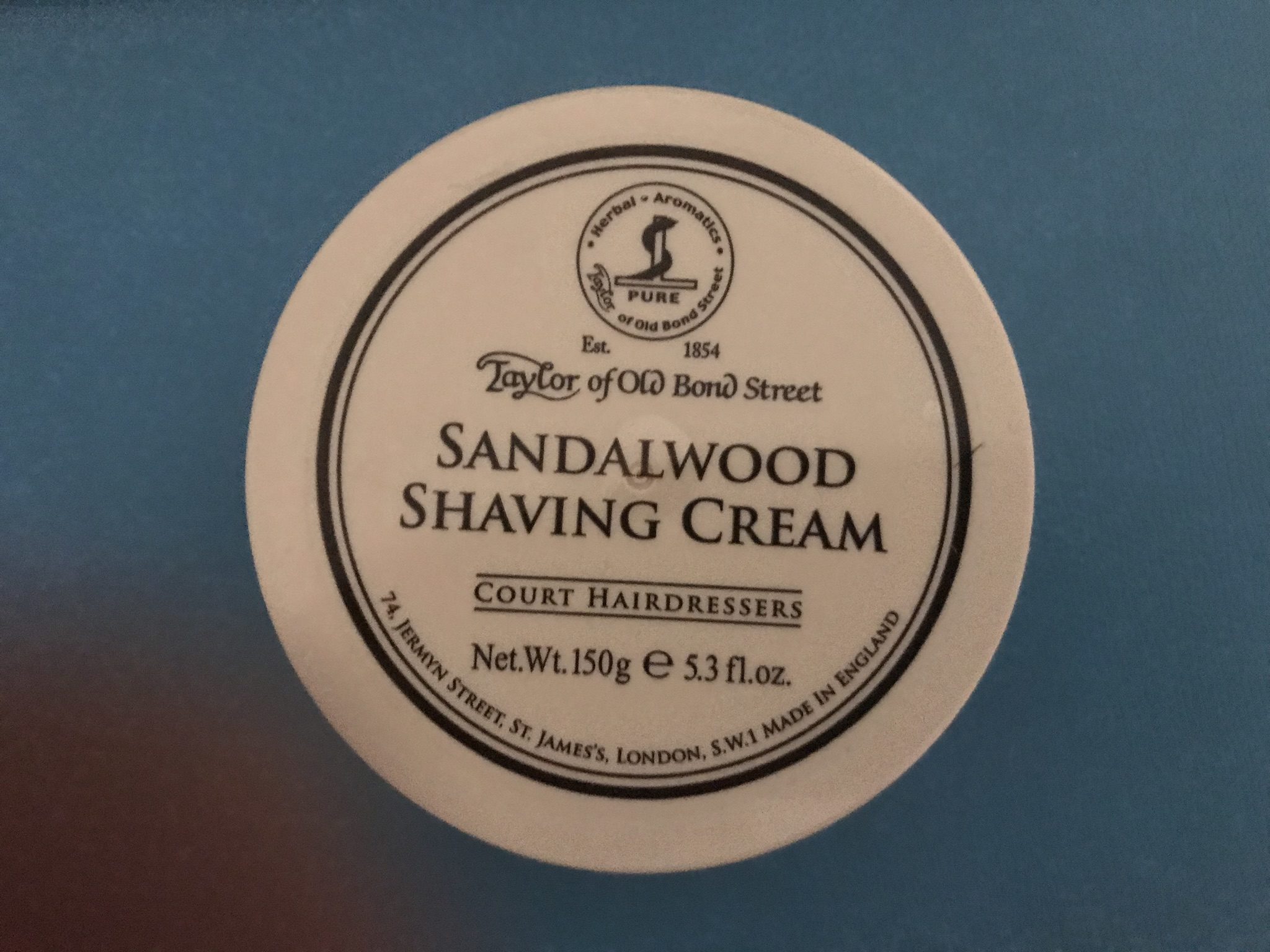 ロンドンで買ったシェービングクリームが実に良い感じ「SANDALWOOD SHAVING CREAM」、Bond Street近く