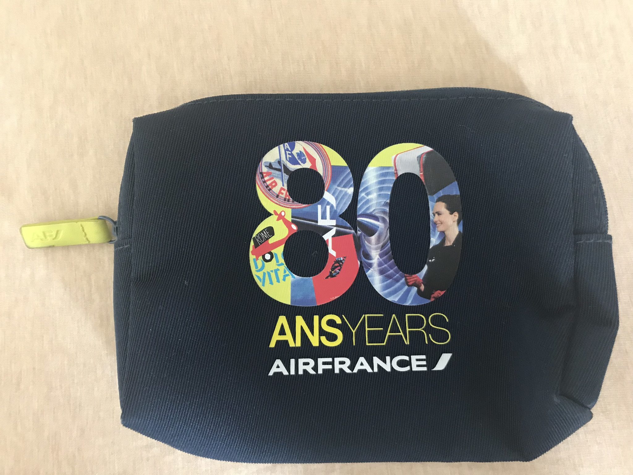 航空会社のビジネスクラスのポーチは使い勝手がよい、お気に入りはANAのもの