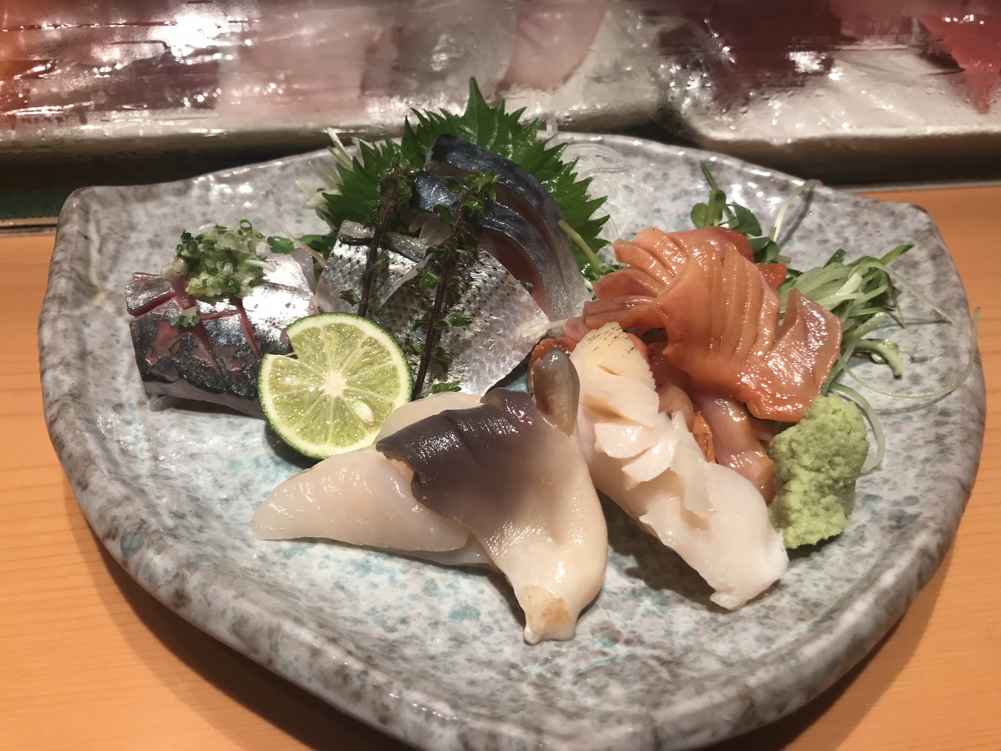 私は「築地すし好」派、赤坂店はカウンターでリーズナブルに食べれる良心的な寿司屋
