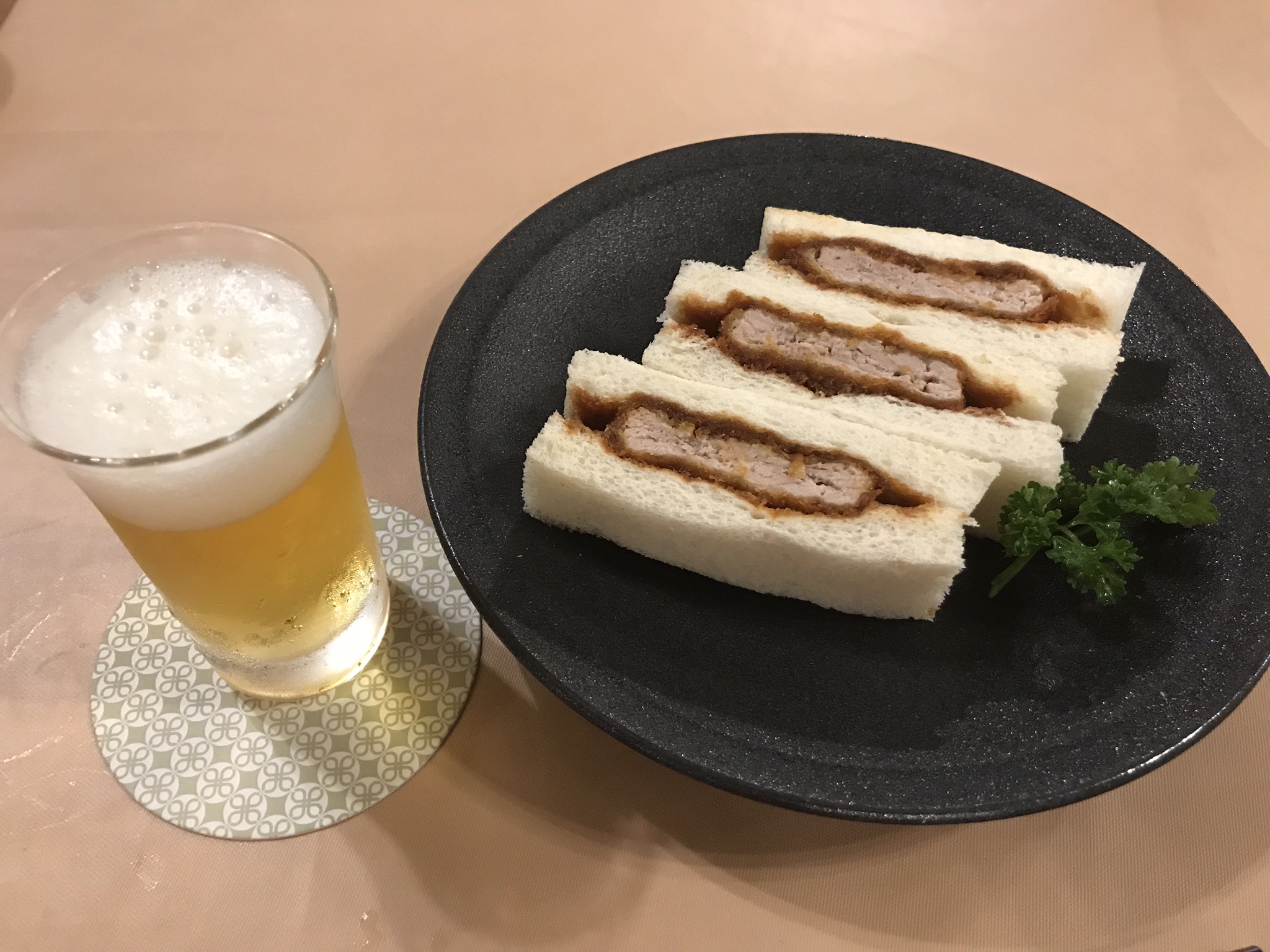 青山のとんかつ「まい泉」、大人の休日倶楽部カードでにこにこ会計、お勘定は10%off。クレカに秘密あり