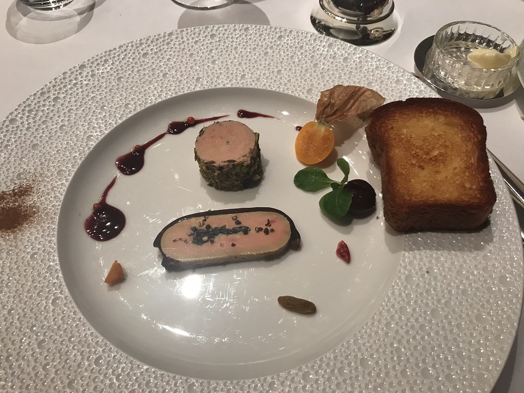 フランスレストランウィークで「タテルヨシノ銀座」を訪問。帰りは、吉野シェフのお見送りを受け、一同感激！