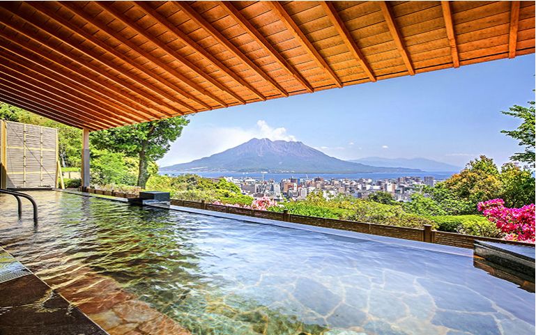 鹿児島市の「城山観光ホテル」は部屋には不満足だか、朝食バイキングと絶景展望露天風呂にはまいりました