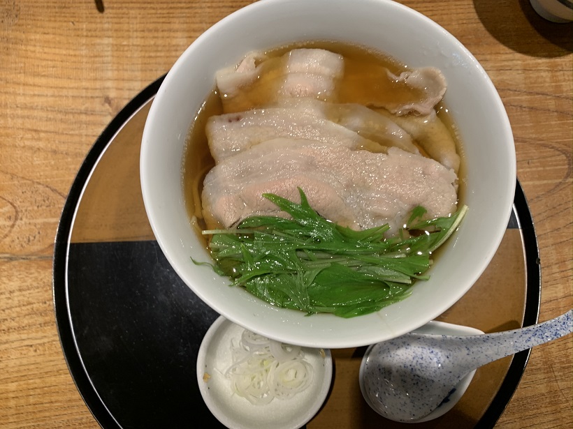 カレー南蛮が食べれる黒澤は、うどんの方の「饂飩 くろさわ」のみ、蕎麦やの方の「欅 くろさわ」にはカレー南蛮はなし