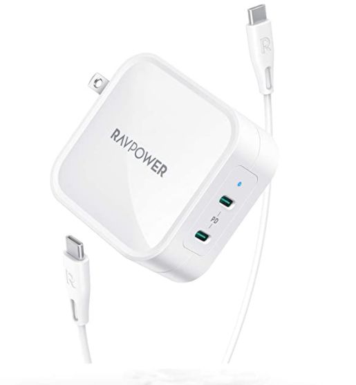 市川渚さんの記事を見て、アマゾンで思わずRAVPOWERの充電アダプターをポチる。MacBook ProとiPad Proの2台へ同時充電可能