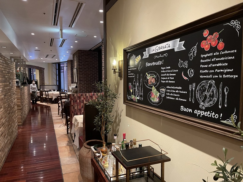 赤坂にある老舗イタリア料理店の「グラナータ」で鴨のローストを食す。あの高級しゃぶしゃぶで有名な“ざくろグループ”とは知らなかった