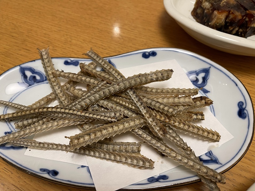 2020年、東京で最後の外食は赤坂の「ふきぬき」で決まり。今日は、連れが鰻に火が通っていないと言いだすハプニングが。