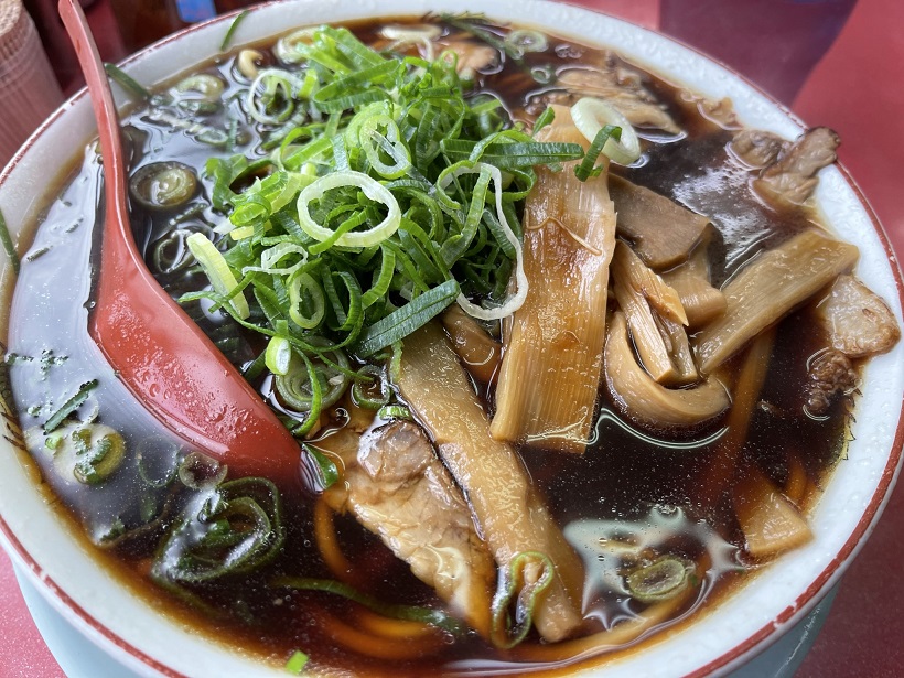 「第一旭本店」から隣の「新福菜館 本店」でラーメンを食すことに、京都ラーメン元祖にして不動の名店
