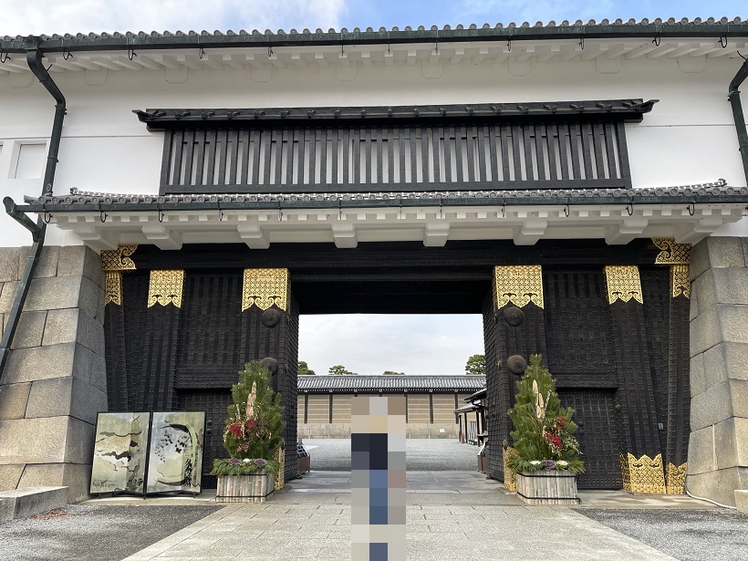 京都での最後の食事は、「御蕎麦 京吉美」さんでカレー蕎麦を食す。最後の観光は二条城で締めたぞ