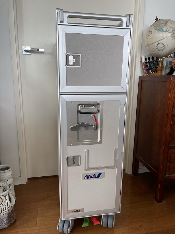 「＜ANAオリジナル＞機内搭載カート（未使用品）」が遂に到着。開封の儀。やっぱり新品だよね