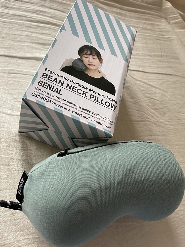 デスクでのお昼寝用にまくらを探している人には最適なBEAN NECK PILLOWを発見