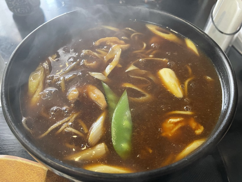 東京で最高峰のカレー南蛮と言われる「日本ばし やぶ久」でカレー蕎麦を食す。辛さが増すごとに値段も上がるよ