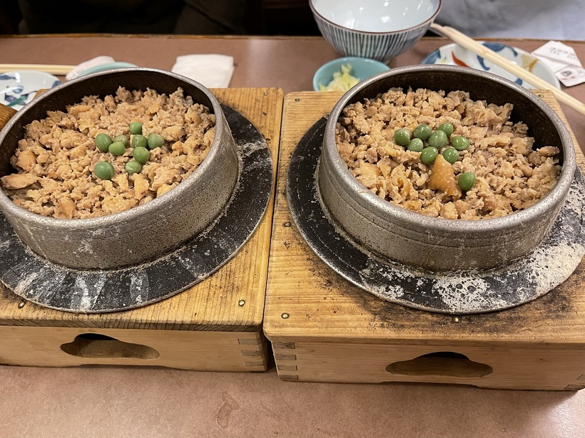 “とり釜飯”はテイクアウトより、やっぱり「ニュー鳥ぎん」の店内で食べる釜飯が最高だな