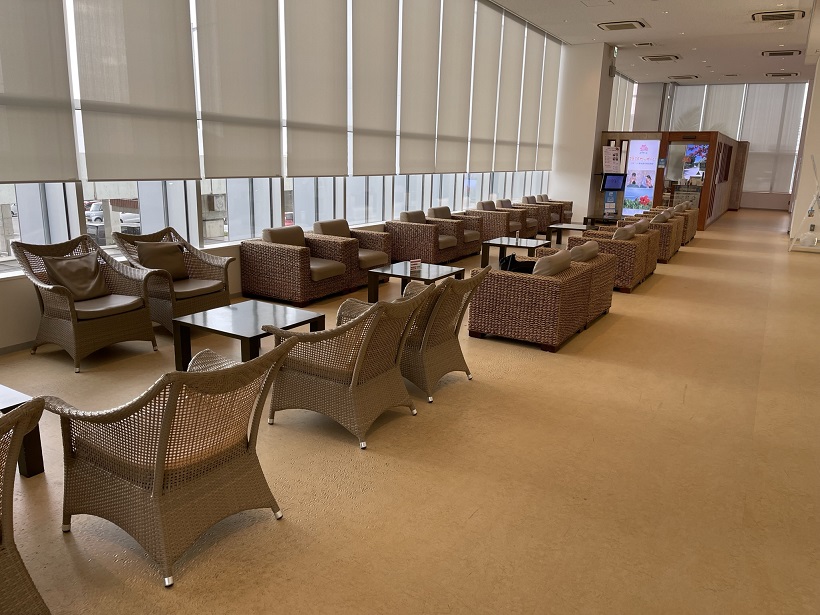 石垣空港の残念な思い出。ただ、職員などが利用する食堂もあるよ。行きづらい雰囲気はありますが