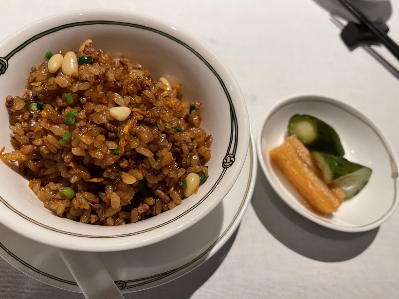 2022年1月、まん防前に駆け込みで「中国飯店 六本木店」に直行。まさにその鉄板メニューに舌鼓みをうったんだな
