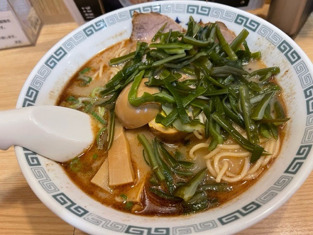 あまたあるラーメン中でも唯一無二、熊本発祥の「桂花」、茎ワカメ投入すれば桂花ラーメンワールド炸裂