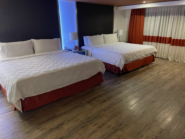 ［ビバ・メヒコ旅行記3］最初のホテルは「Holiday Inn Buenvisata」、超シンプルなだね