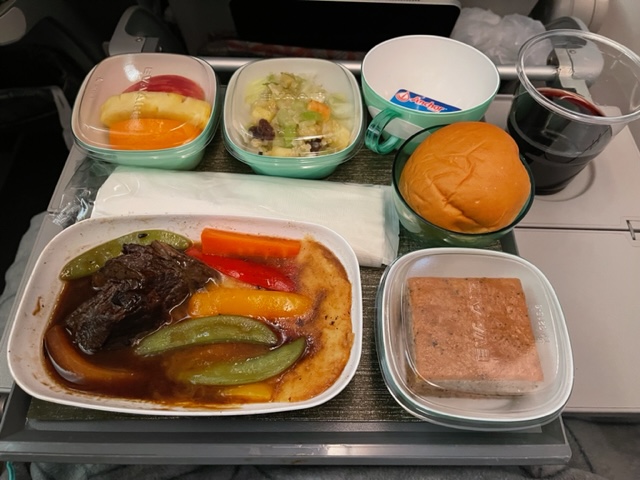 ［シチリア・ミラノ旅行記1］初エバー航空（BR95便）で台北・桃園経由でミラノへ。エコノミーのロングフライトはつらいね