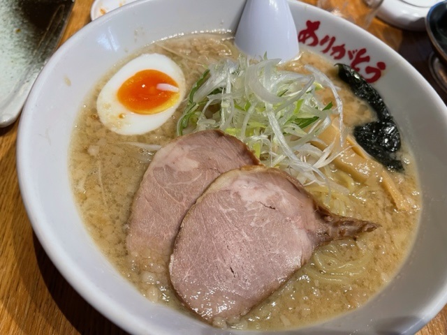 東京は千駄ヶ谷にある「野方ホープ」でラーメンを食す、完璧なラーメンなんだけど、週一リピさせる媚薬は何なんだろうね？