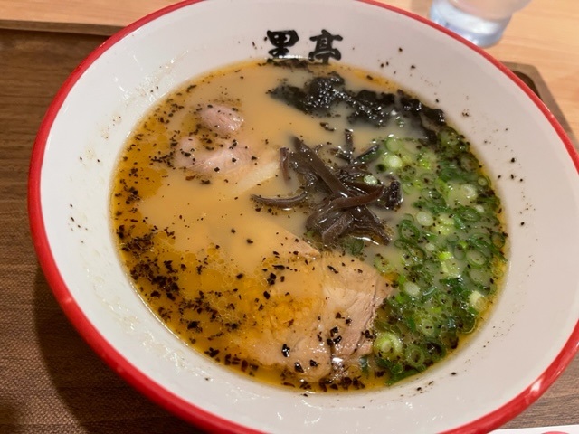 熊本で「熊本ラーメン 黒亭」でラーメンを食す、1957年創業の老舗の味を堪能