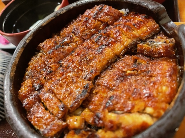 名古屋めし〈2〉“ひつまぶし”発祥のお店、「あつた蓬莱軒 本店」で食す、焼き立てだったら最高だね