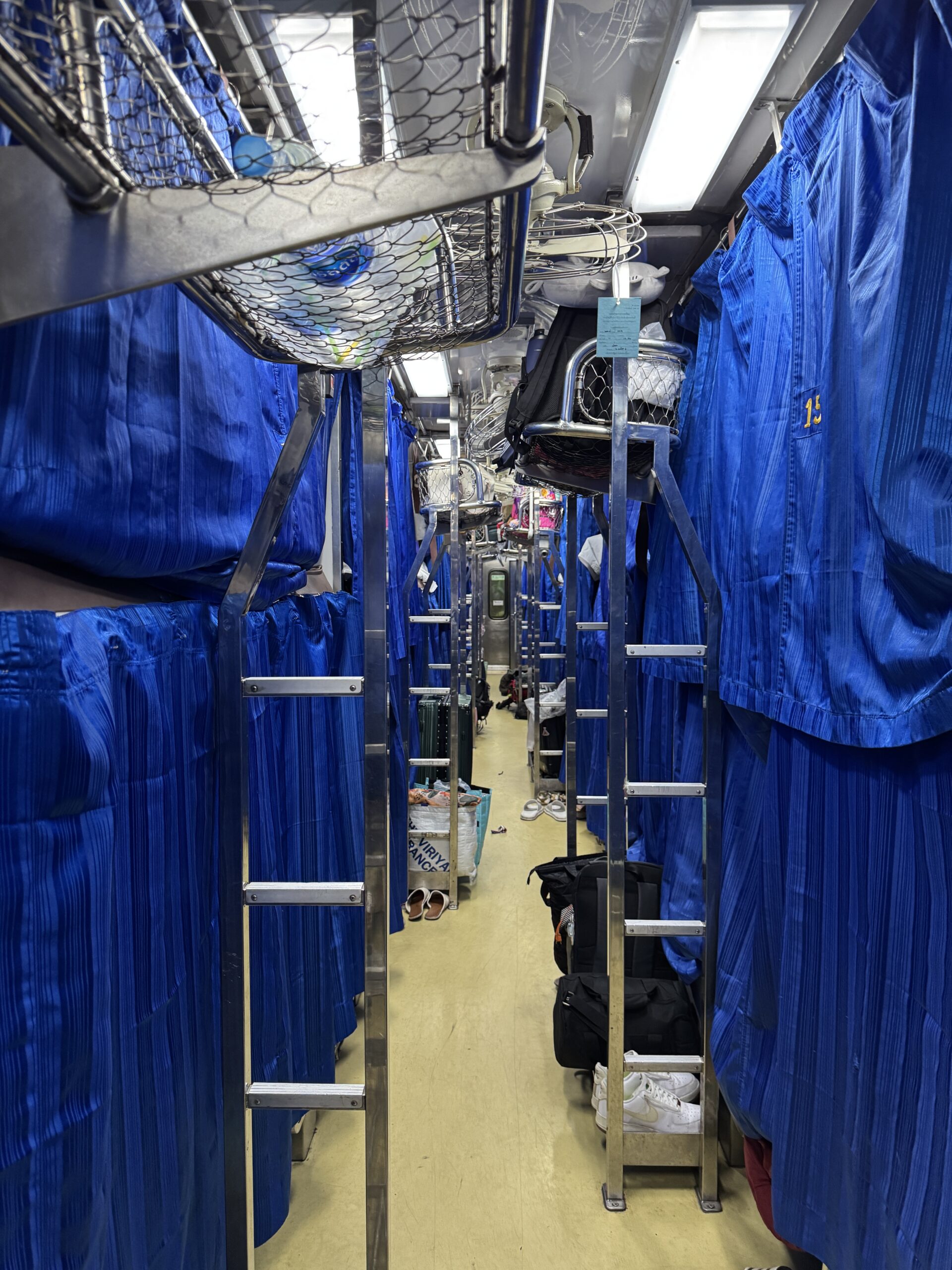 ［マレー鉄道旅2024-5月］寝台列車の旅の旅情には期待禁物、下段が数倍快適だよ